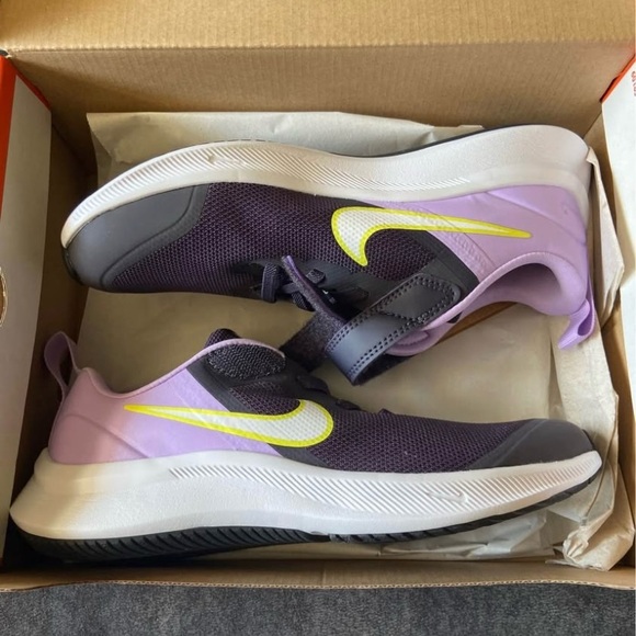 Brand NEW! Nike Girl’s Purple and Yellow Running Shoes - 3Y - Picture 1 of 3